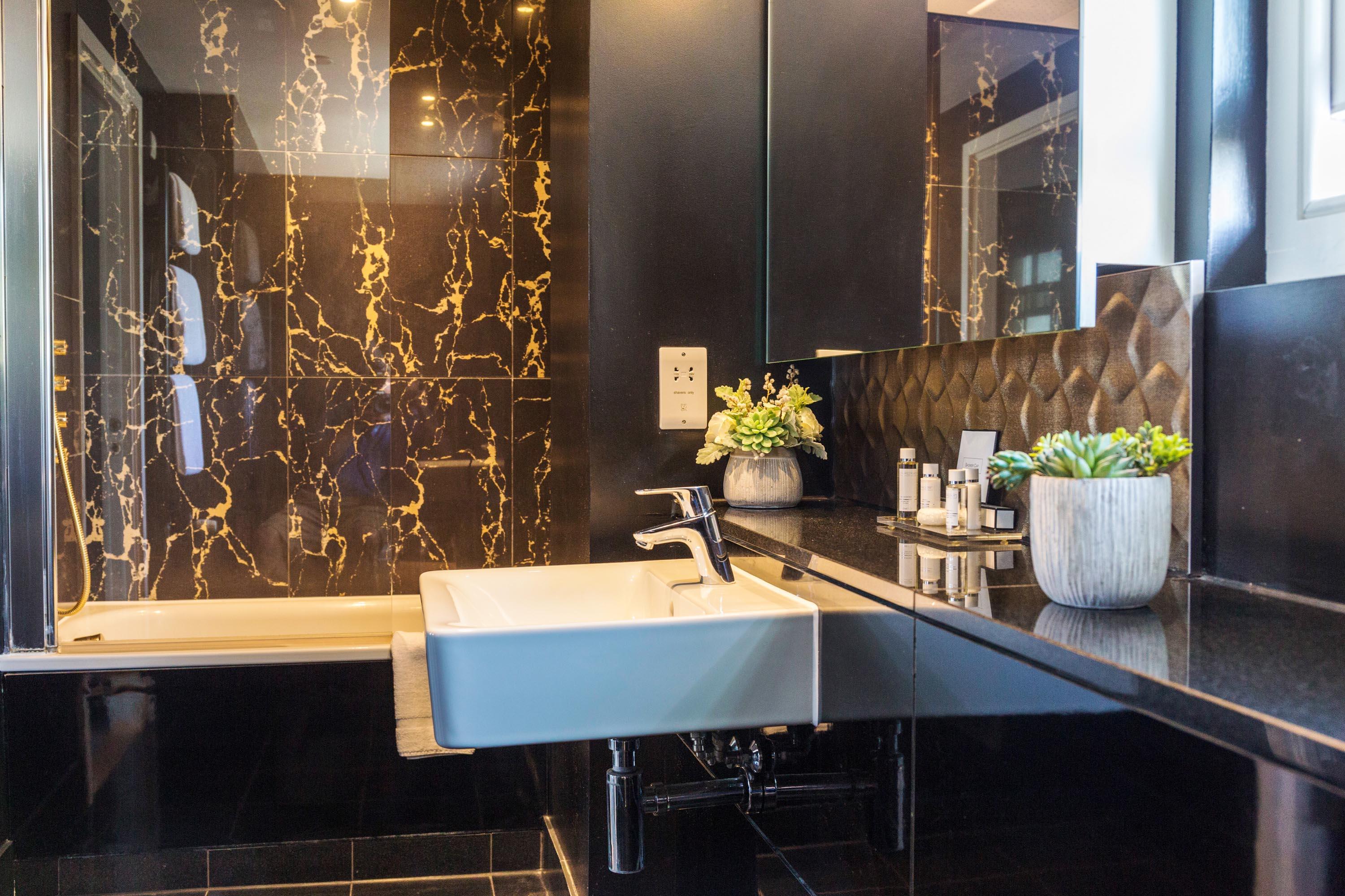 Native Hyde Park Apartahotel 4*